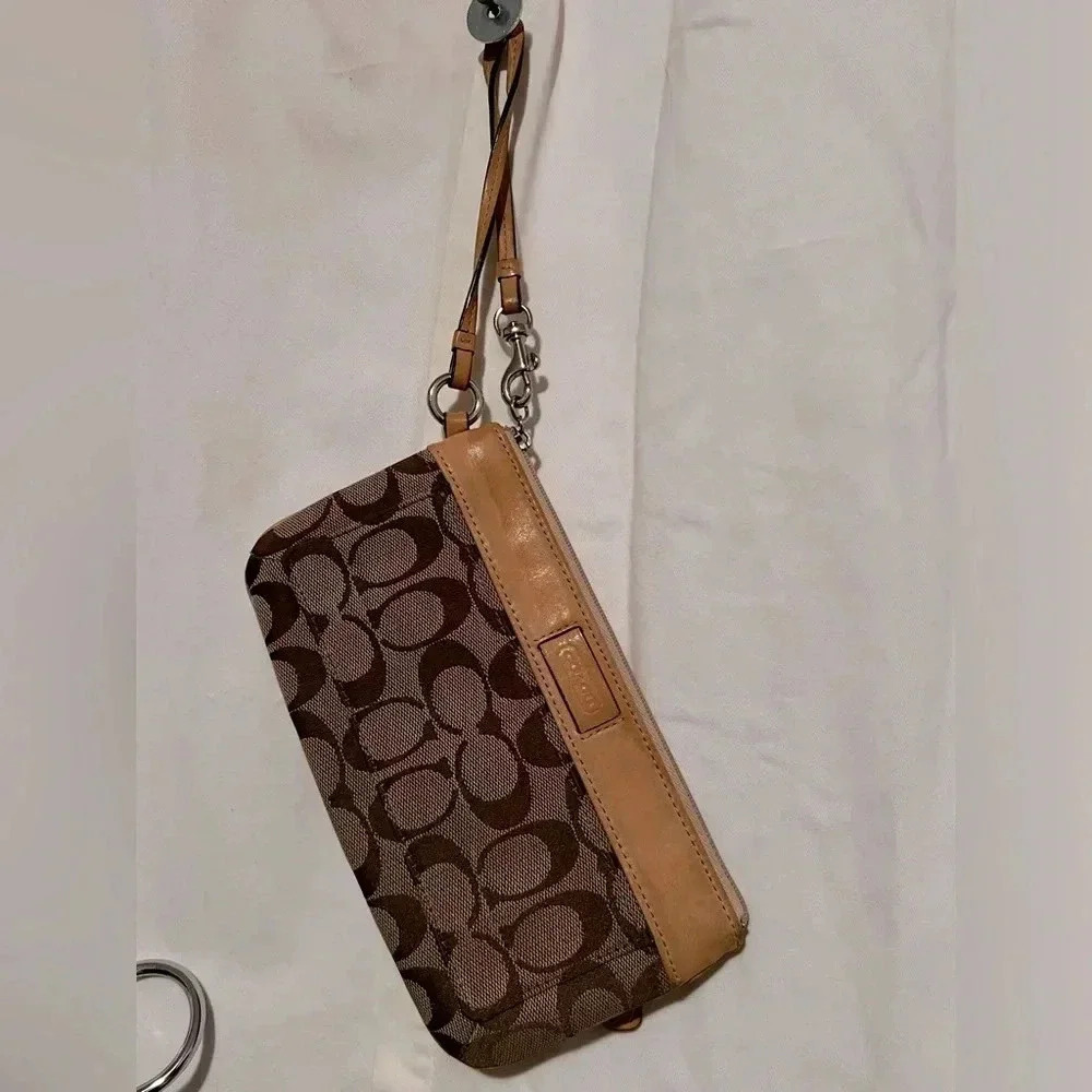 COACH Vintage Y2K Signature Pouch Beige A-0228 Mini Purse Wristlet
